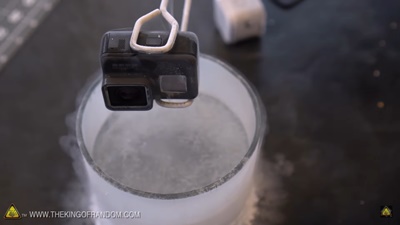 Kommer GoPro överleva flytande kväve och kokande vatten?